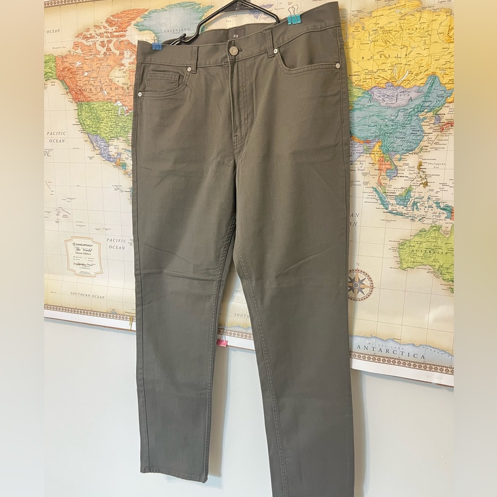 H&M Dark Greenish Pants like new size 33 by 30